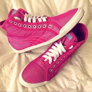 Women's Puma hi top pink sneakers size 7